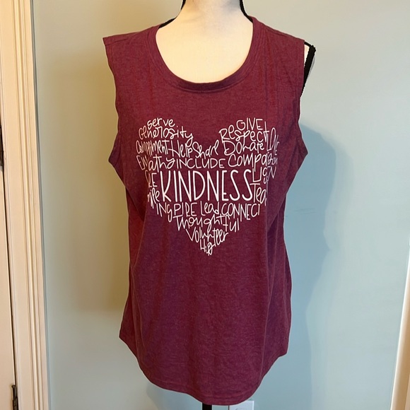 Source Unknown Tops - No Name Brand Workout T-Shirt